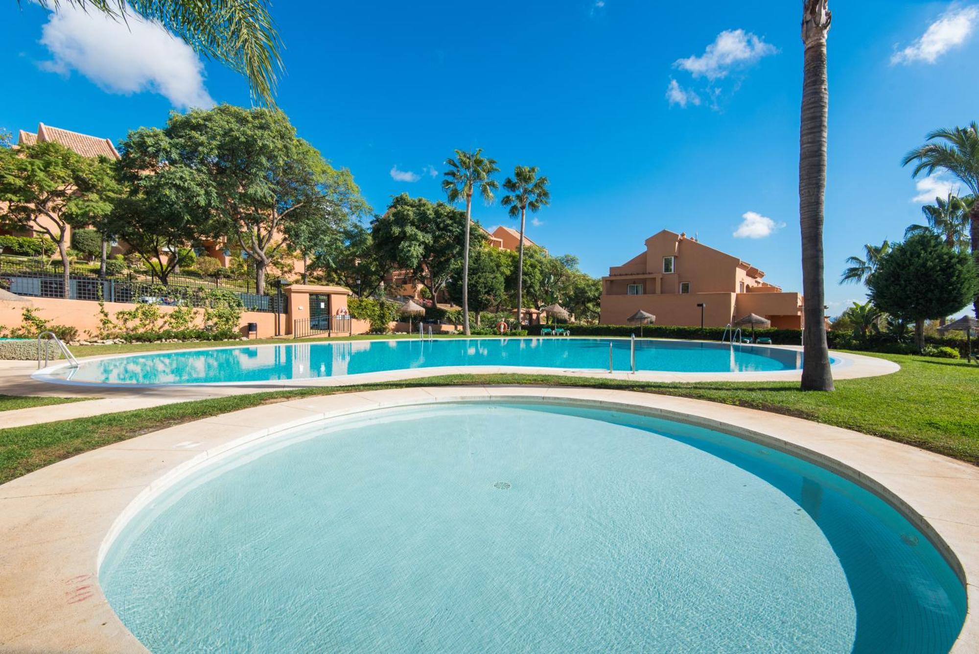 Rentandhomes Penthouse Elviria Golf Marbella Kültér fotó