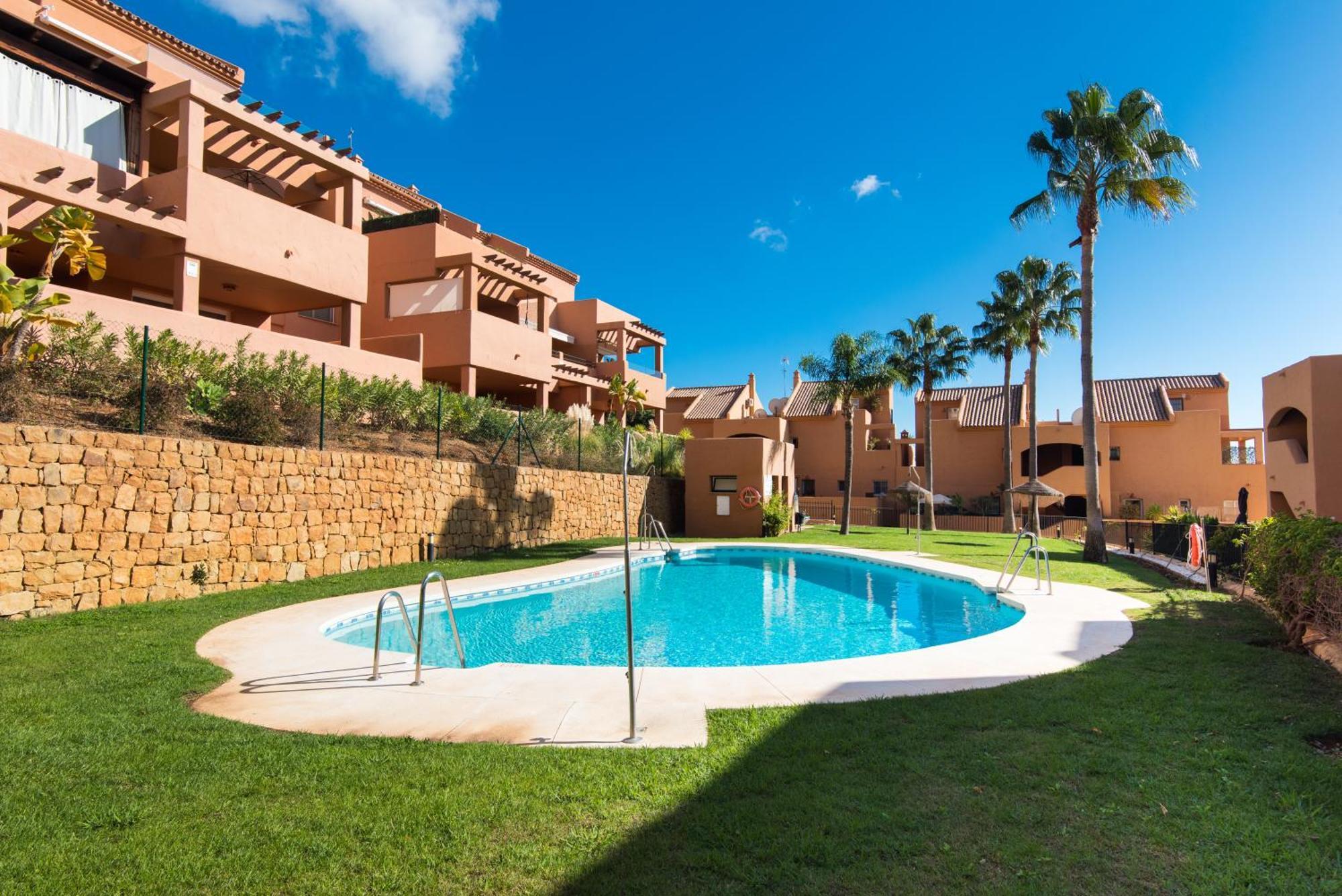 Rentandhomes Penthouse Elviria Golf Marbella Kültér fotó